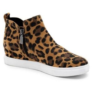 Blondo Georgette Leopard Suede